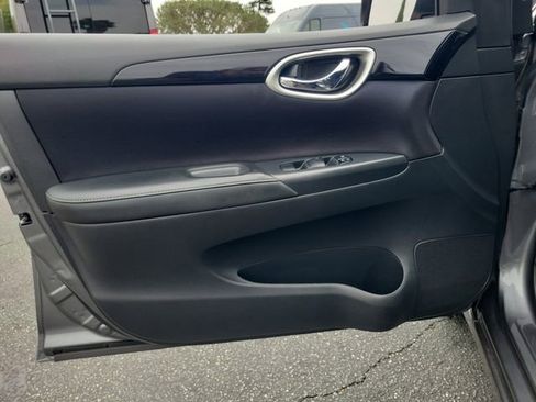 Used 2016 Nissan Sentra SV FWD image 18