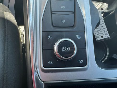 Used 2020 Ford Explorer Platinum w/ Premium Technology Package AWD/4WD image 12