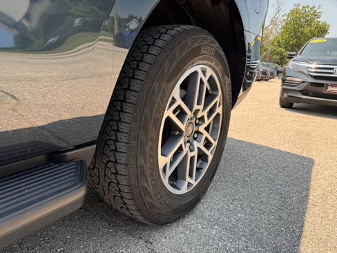 Used 2025 Ford Expedition Active AWD/4WD image 16
