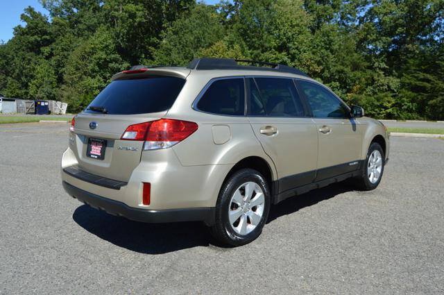 Used 2010 Subaru Outback 2.5i Limited AWD/4WD image 8