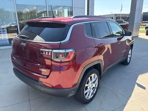 Used 2022 Jeep Compass Latitude AWD/4WD image 7