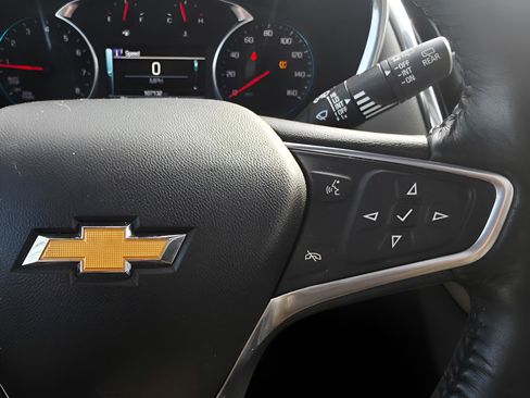 Used 2018 Chevrolet Equinox LT w/ Sun & Infotainment Package image 24