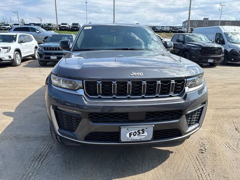 New 2026 Jeep Grand Cherokee L Limited AWD/4WD image 8
