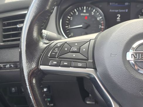 Used 2020 Nissan Rogue SV image 20