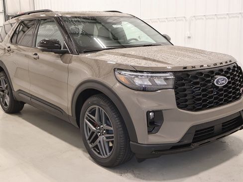 New 2026 Ford Explorer ST w/ Sun And Sound Package image 2