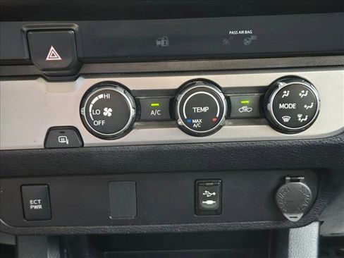 Used 2019 Toyota Tacoma SR w/ SR Convenience Package image 14