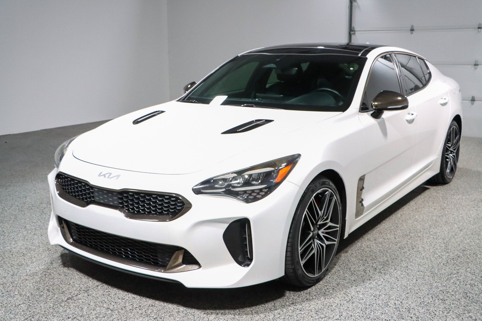 Used 2022 Kia Stinger GT1 RWD image 29