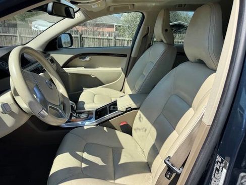 Used 2013 Volvo XC70 3.2 image 34