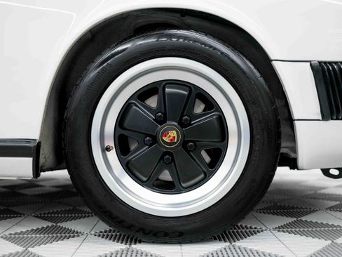 Used 1989 Porsche 911 Carrera RWD image 33