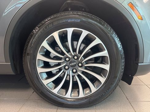 Used 2023 Lincoln Aviator Reserve image 10