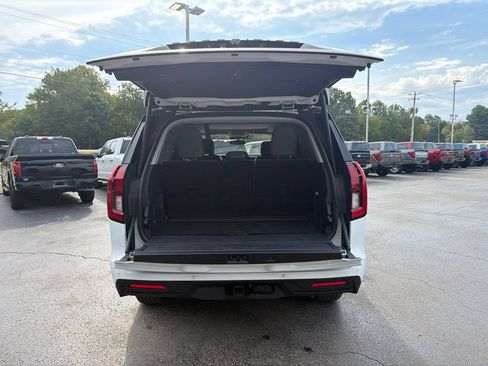 Used 2025 Ford Expedition Active RWD image 13