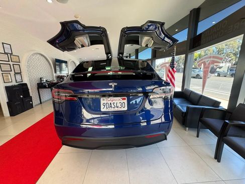 Used 2022 Tesla Model X AWD/4WD image 5