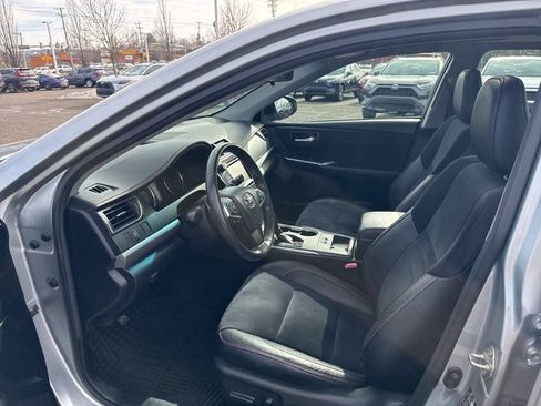 Used 2017 Toyota Camry XSE image 10