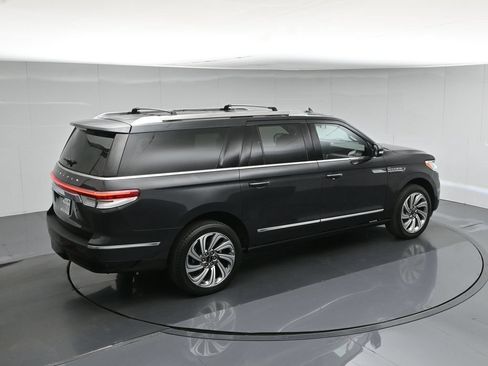 Used 2023 Lincoln Navigator L Reserve AWD/4WD image 44