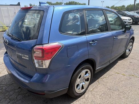 Used 2017 Subaru Forester 2.5i AWD/4WD image 8