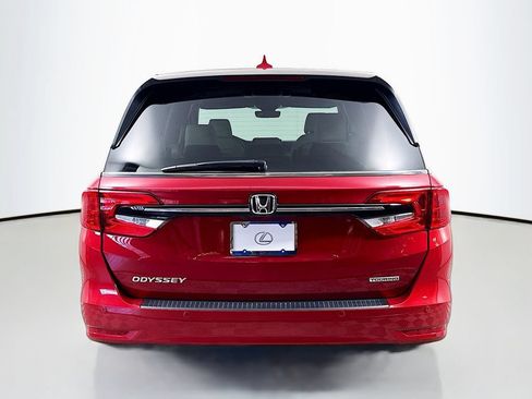 Used 2023 Honda Odyssey Touring image 6