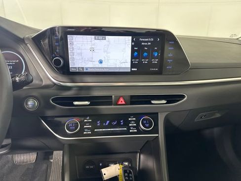 Used 2023 Hyundai Sonata Limited w/ Preferred Accessory Package image 21
