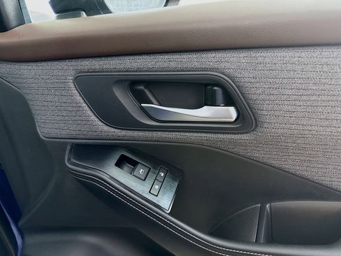 Used 2023 Nissan Rogue SV FWD image 31