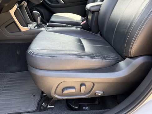 Used 2018 Subaru Forester 2.5i Touring AWD/4WD image 30