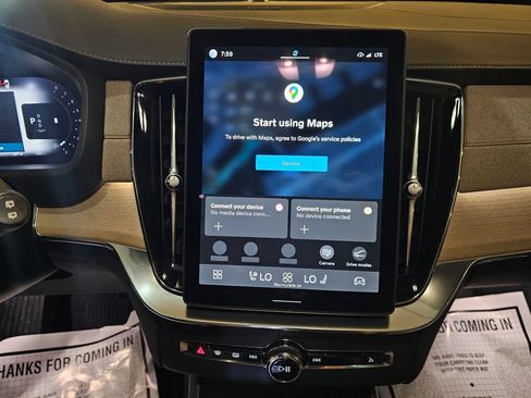 Certified 2025 Volvo XC90 B5 Plus AWD/4WD image 25