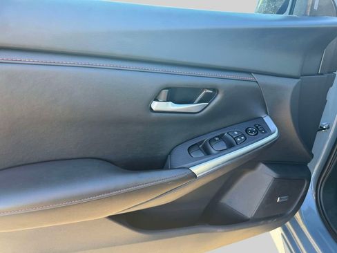 Used 2025 Nissan Sentra SR w/ SR Premium Package image 15