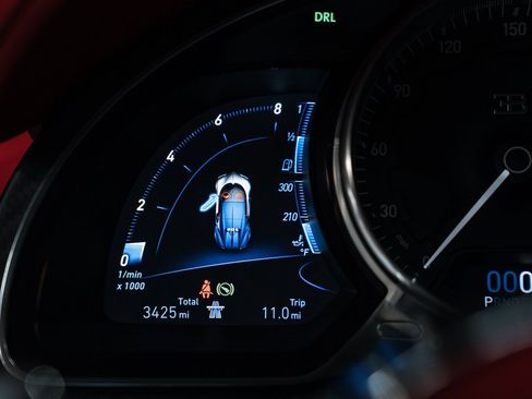 Used 2019 Bugatti Chiron image 27