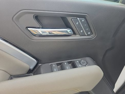 Used 2024 Chevrolet Colorado ZR2 w/ ZR2 Convenience Package III AWD/4WD image 17