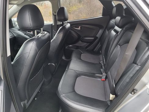 Used 2011 Hyundai Tucson GLS image 14