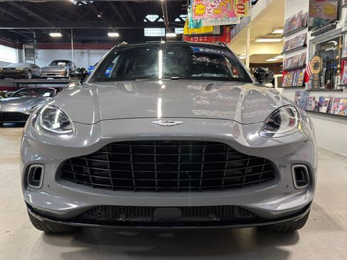Used 2021 Aston Martin DBX image 2