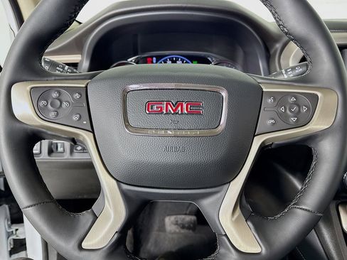 Used 2023 GMC Acadia Denali w/ Denali Ultimate Package FWD image 51