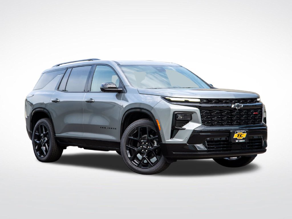 New 2026 Chevrolet Traverse RS w/ LPO, Floor Liner Package FWD image 3