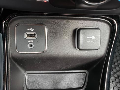 Used 2018 Jeep Compass Latitude w/ Popular Equipment Group FWD image 21