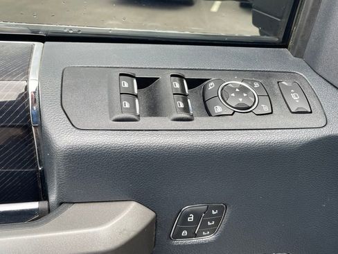 Used 2022 Ford F250 Platinum image 13