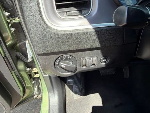 Used 2019 Dodge Charger SXT RWD image 18
