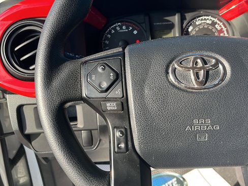 Used 2017 Toyota Tacoma SR image 13
