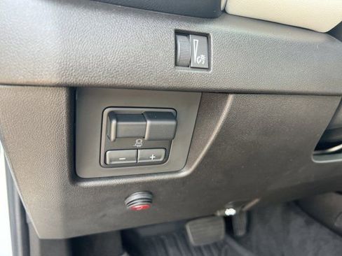 Used 2024 GMC Canyon AT4X w/ AT4X AEV Edition AWD/4WD image 39