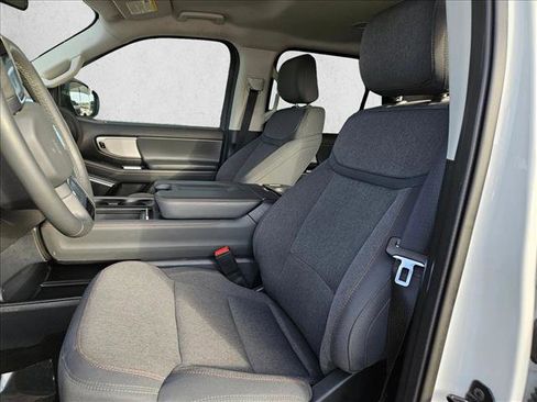 Used 2025 Ford Expedition Active image 18