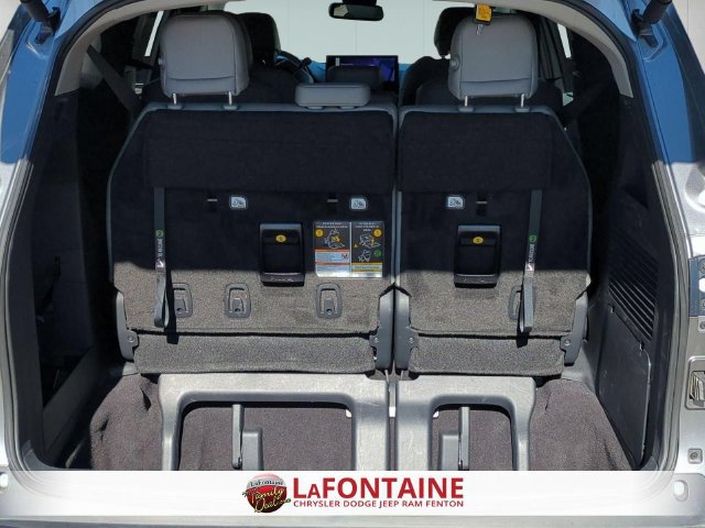 Used 2026 Toyota Sienna XLE FWD image 30
