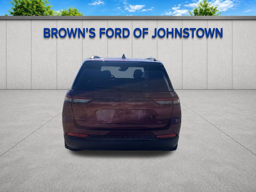 Used 2024 Jeep Grand Cherokee Altitude AWD/4WD image 7