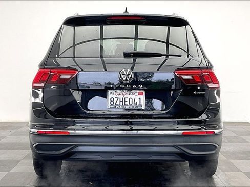 Used 2022 Volkswagen Tiguan S image 3