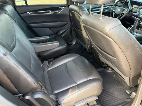 Used 2022 Cadillac XT6 Premium Luxury FWD image 36