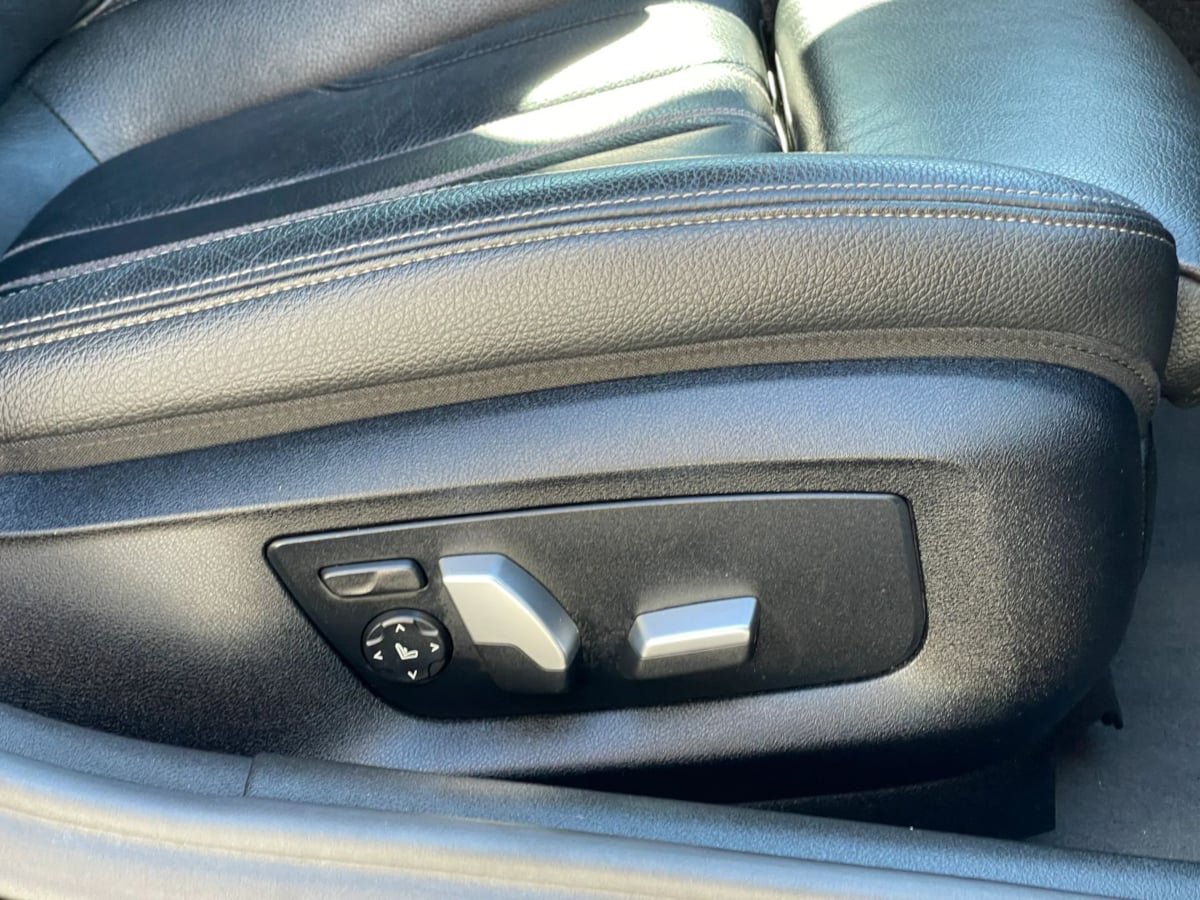 Used 2018 BMW 540i w/ Premium Package RWD image 29