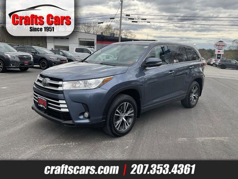 Used 2017 Toyota Highlander Plus AWD/4WD image 1