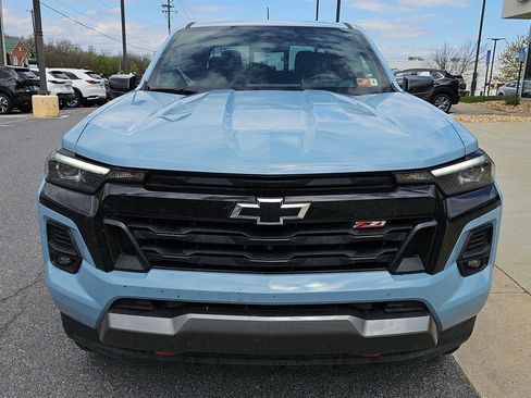 Used 2025 Chevrolet Colorado Z71 w/ Technology Package image 2