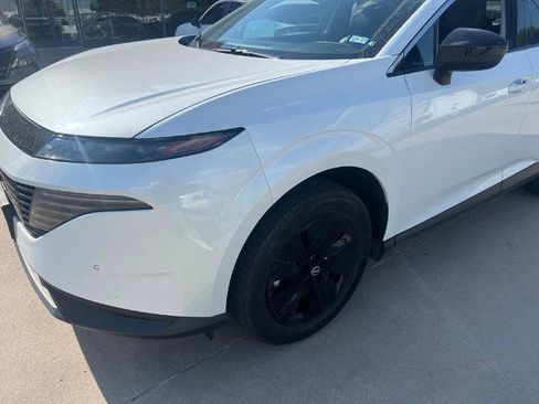Certified 2025 Nissan Murano SV FWD image 1