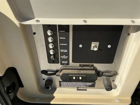 Used 2002 Volkswagen Eurovan MV image 36