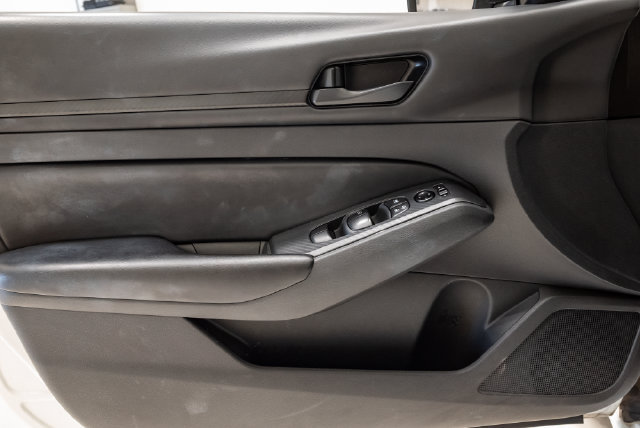 Used 2024 Nissan Altima 2.5 S FWD image 11