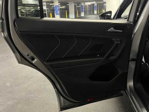 Certified 2022 Volkswagen Tiguan SE R-Line FWD image 21