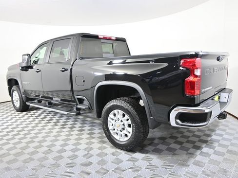 Used 2024 Chevrolet Silverado 3500 LT w/ All Star Edition AWD/4WD image 4