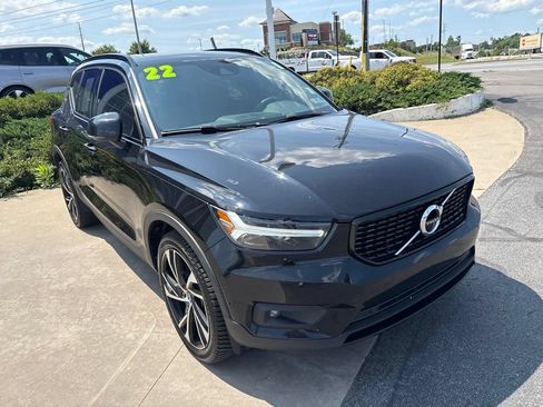 Used 2022 Volvo XC40 T5 R-Design w/ Advanced Package AWD/4WD image 4
